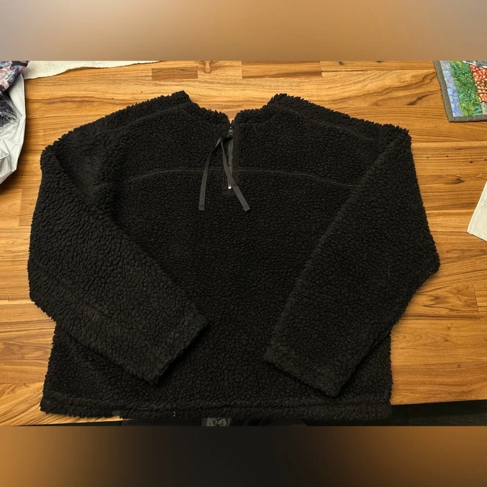 Lululemon Cozy Black Sherpa Pullover size 10